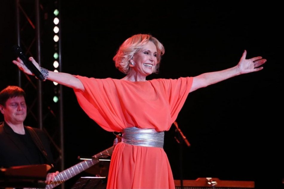 Vondráčková vyrazila známemu spevákovi zub