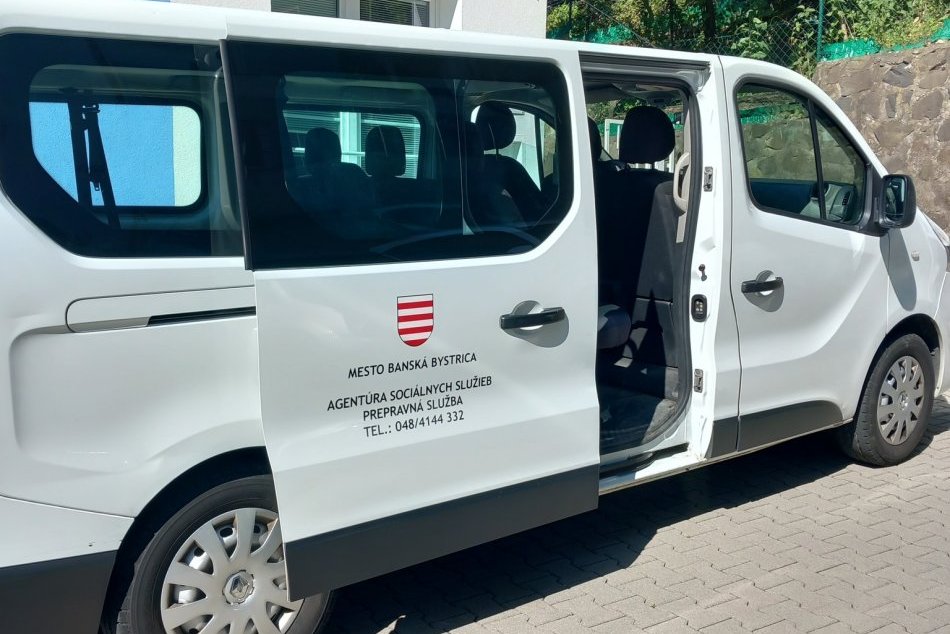 V OBRAZOCH: Vozidlo pre prepravnú sociálnu službu