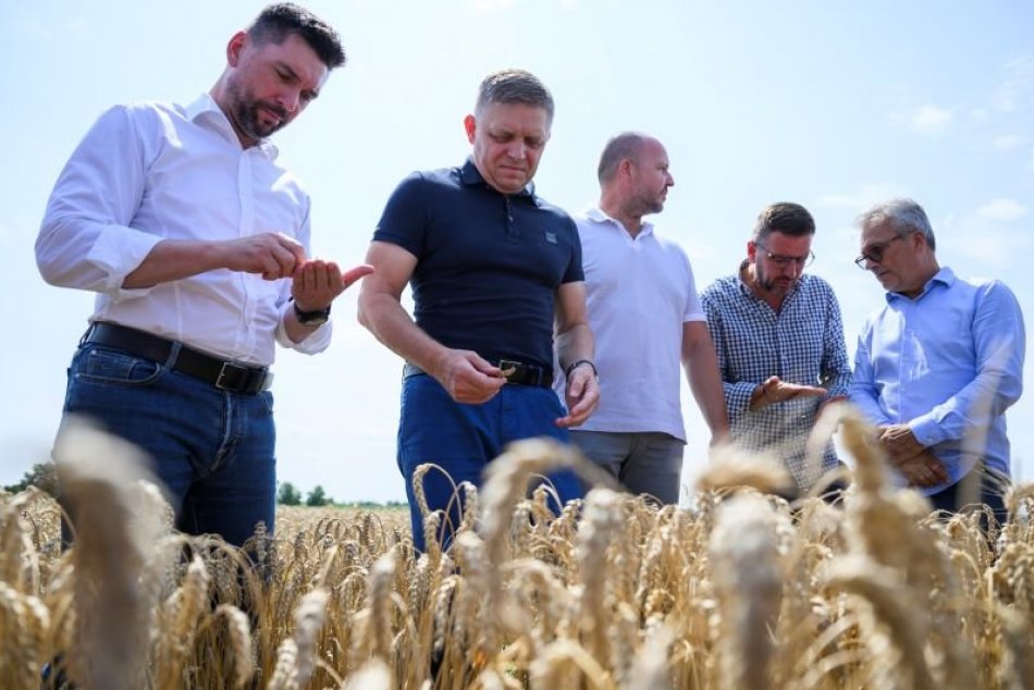 Premiér Robet Fico na žatve v okrese Trnava