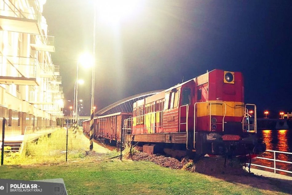 Nehoda nákladného vlaku na nábreží Dunaja