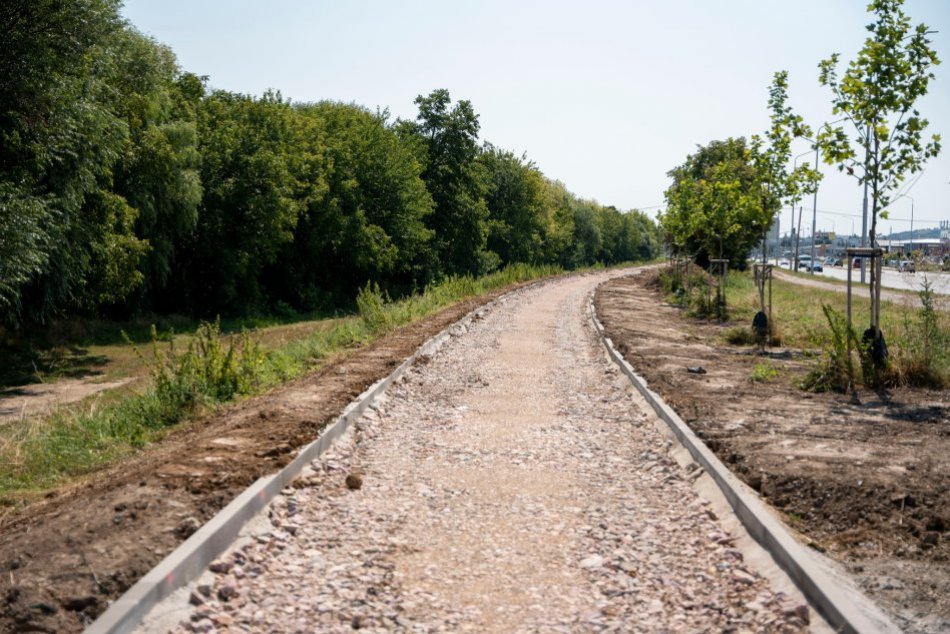 Výstavba novej nitrianskej cyklotrasy Vodná - Zelokvet