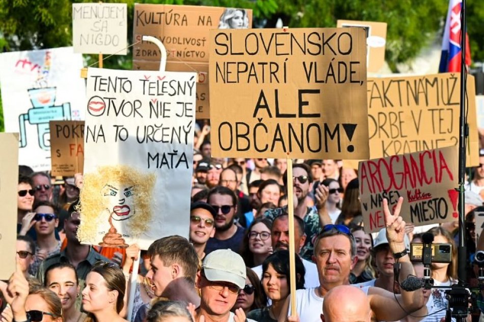 Protest opozičných strán SaS a PS na Námestí SNP v Bratislave