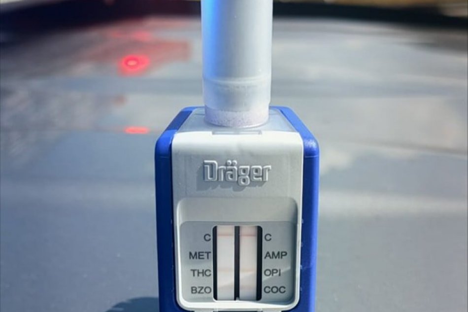 V OBRAZOCH: Policajti odhalili štyroch vodičov pod vplyvom drog