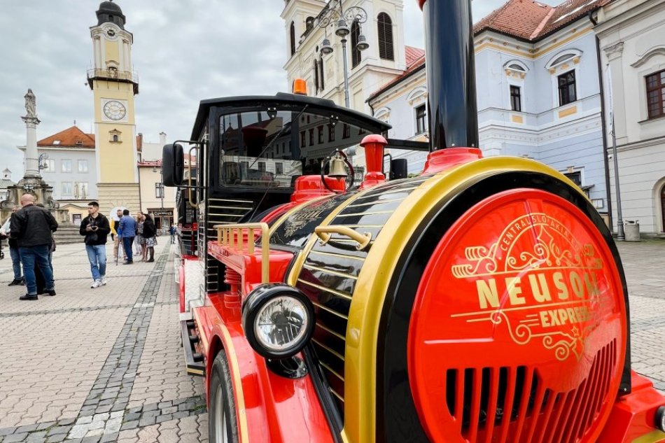 V OBRAZOCH: Turistický vláčik Neusohl Express