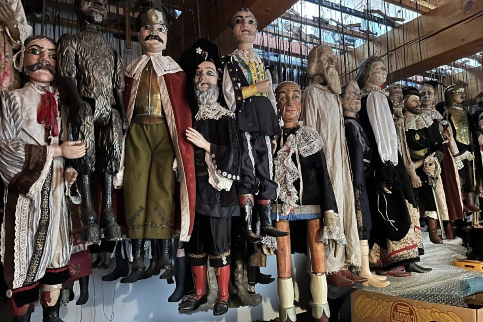V OBRAZOCH: Ožijú bábky legendy ľudového bábkarstva Antona Anderleho