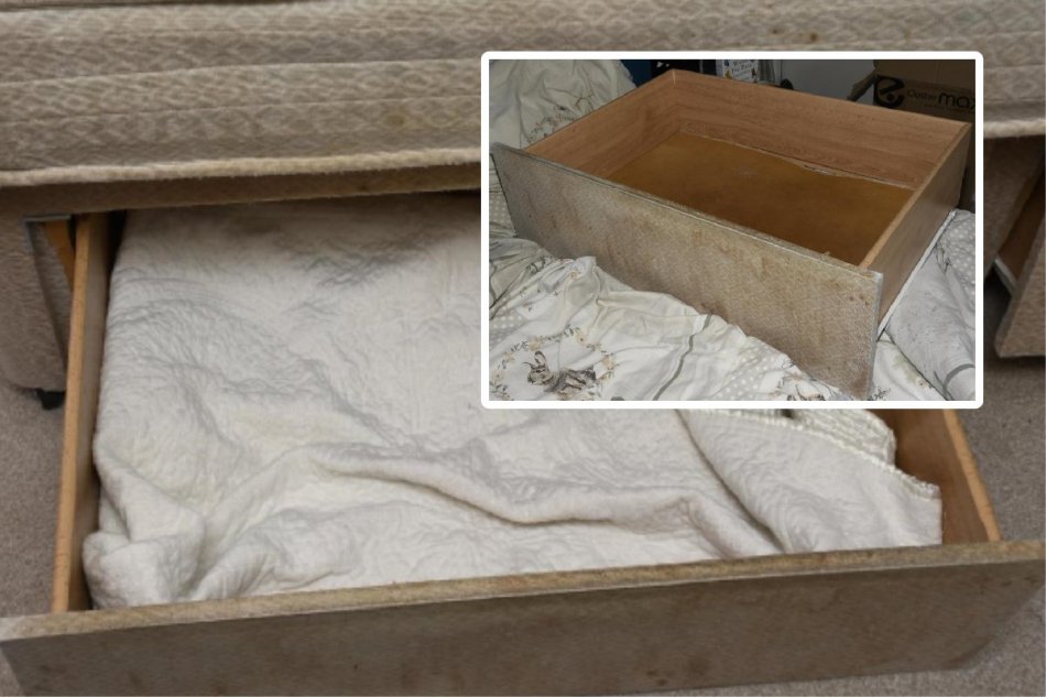 Matka tri roky ukrývala dieťa v zásuvke