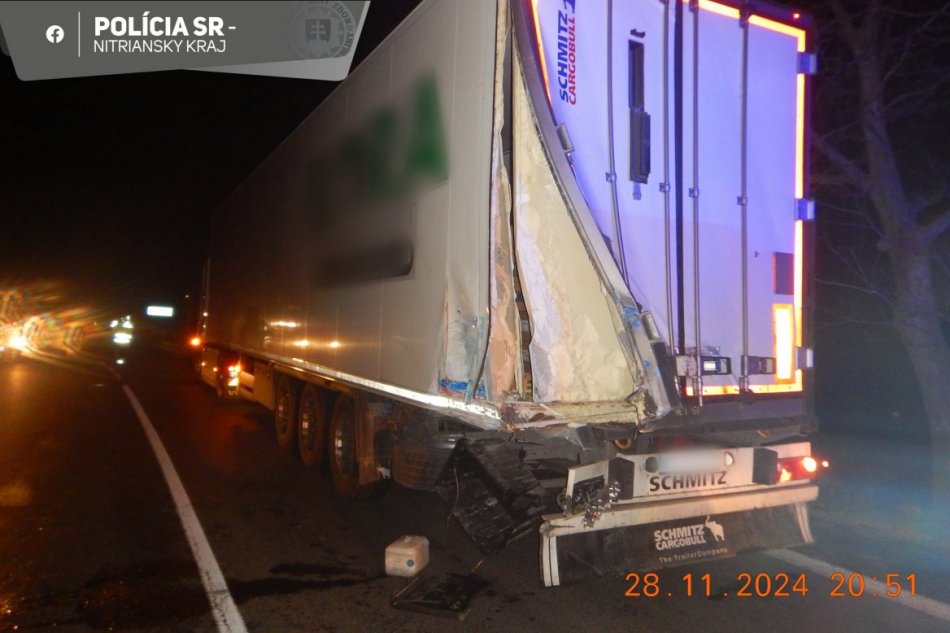 Nehoda kamióna a vlaku