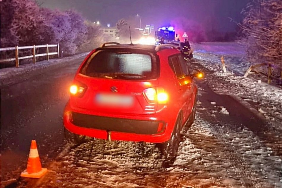 Dôchodca zrazil policajtku