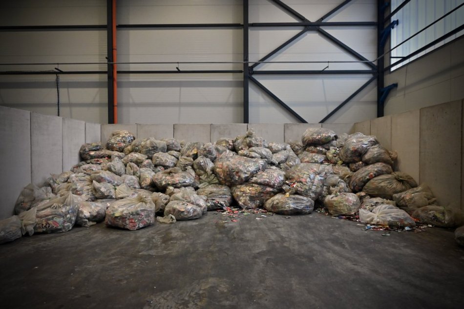 V OBRAZOCH: Správca zálohového systému otvoril nový medzisklad vo Vlkanovej