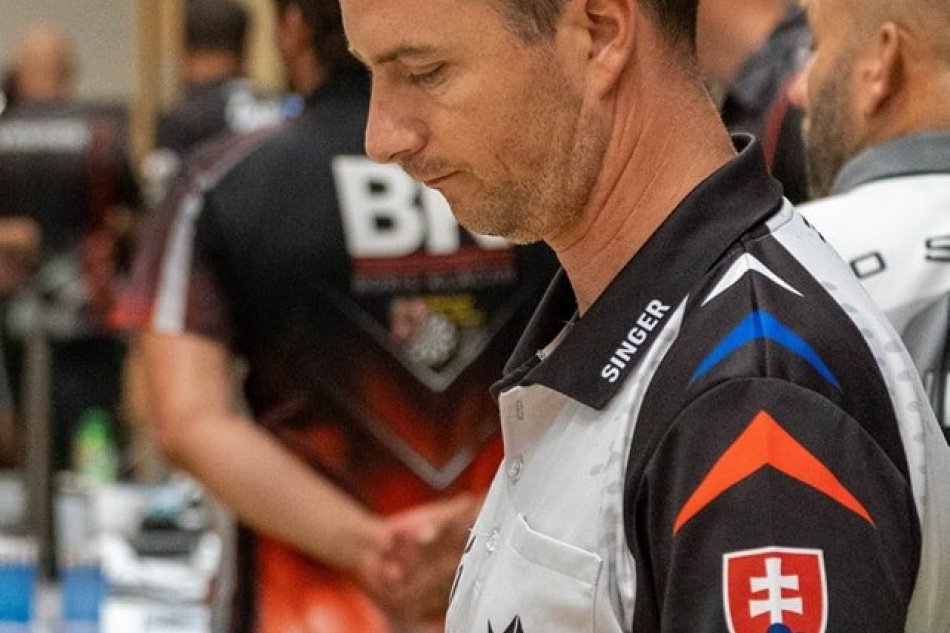 V OBRAZOCH: Policajt Štefan je majstrom Slovenska v šípkach