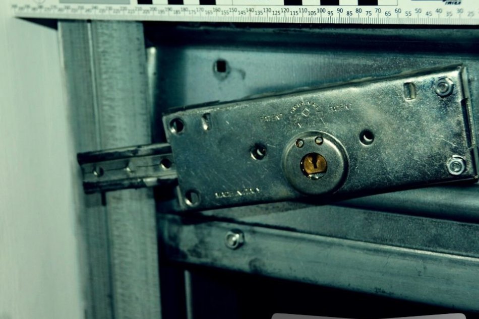 V OBRAZOCH: Zlodej sa nechal zamknúť v objekte, ktorý chcel vykradnúť