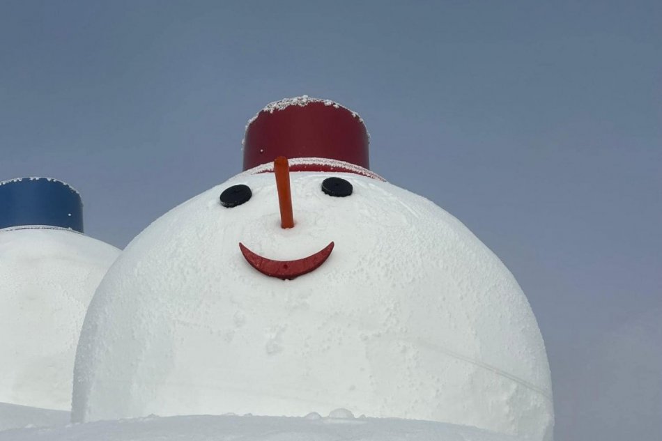 Gigantickí snehuliaci na Skalnatom Plese