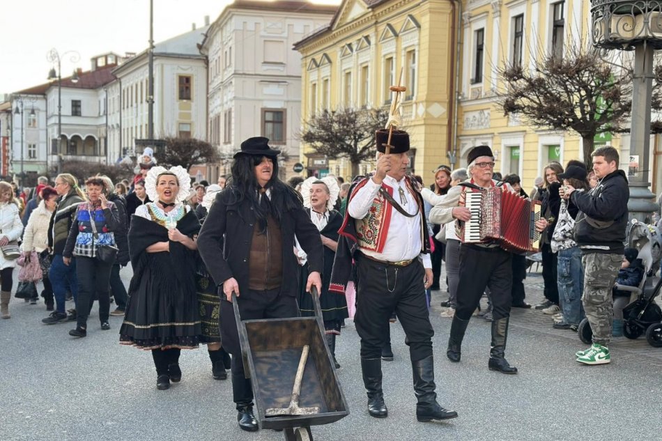 V OBRAZOCH: Fašiangová veselica v centre Banskej Bystrice