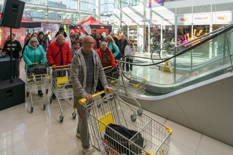 V OBRAZOCH: Vo Zvolene otvorili prvú Biedronku v Banskobystrickom kraji