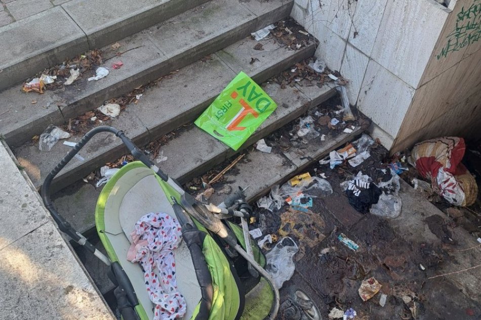 Bordel pred prešovským divadlom pôsobí odpudzujúco