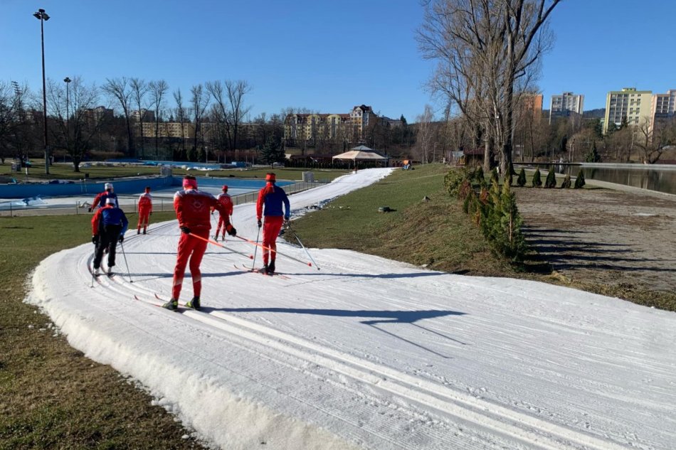 V OBRAZOCH: Bežkárska sezóna na kúpalisku pokračuje