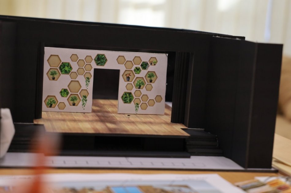 Záhada starého divadla