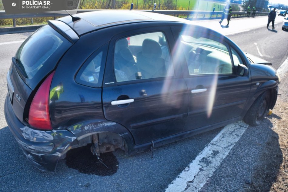 Havarované auto na obchvate