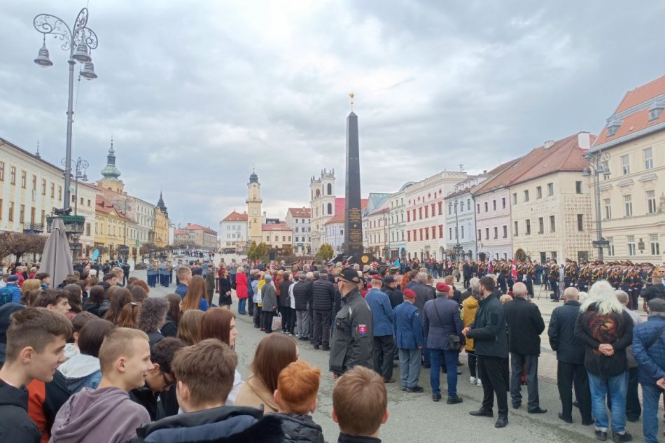 V OBRAZOCH: Oslavy 80. výročia oslobodenia Banskej Bystrice za účasti prezidenta