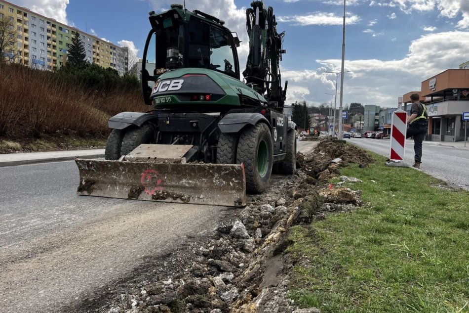 V OBRAZOCH: Štvorprúdovka v Sásovej prechádza rekonštrukciou