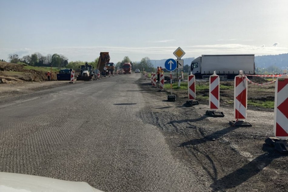 V OBRAZOCH: Zmena organizácie dopravy na križovatke ciest č. I/66 a č. III/2460