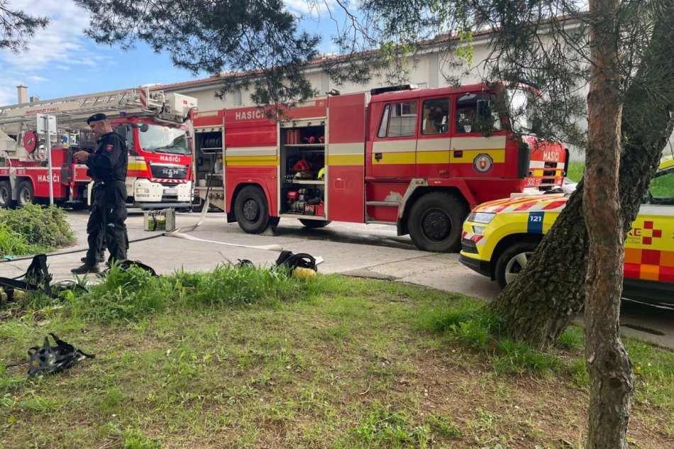 Evakuácia v Košiciach kvôli silne zadymenému bytu