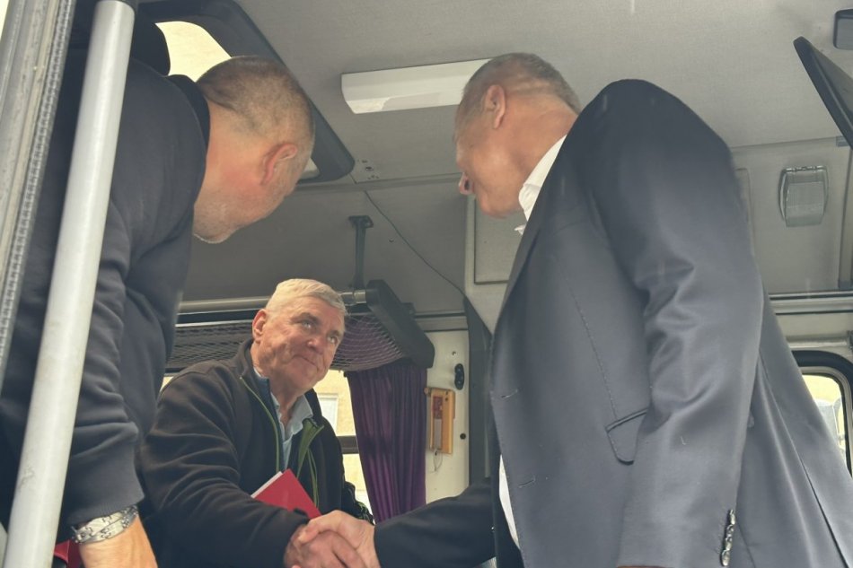 V OBRAZOCH: Bystrica posiela do ukrajinského mesta Sumy autobus pomoci