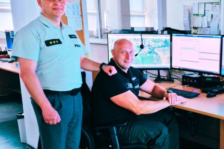 Spolupráca operačného strediska a policajnej hliadky zachránila muža