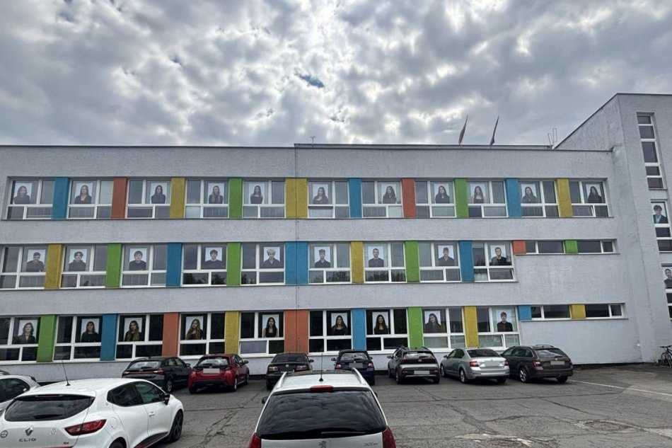 V OBRAZOCH: Originálne tablo zvolenských maturantov