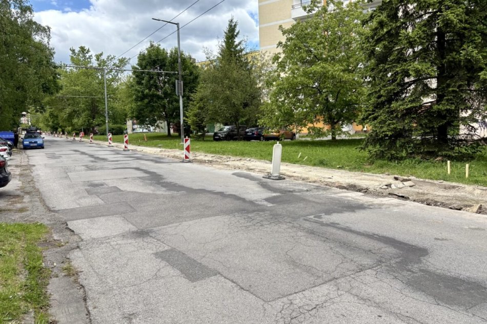 V OBRAZOCH: Rekonštrukcia chodníkov na Fončorde