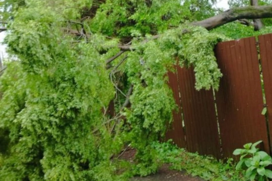 Silná búrka v Prešove napáchala škody