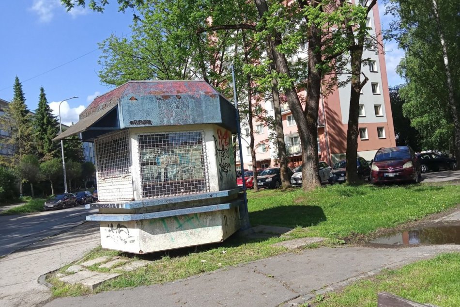 V OBRAZOCH: Mesto robí poriadok s nevyhovujúcimi stánkami