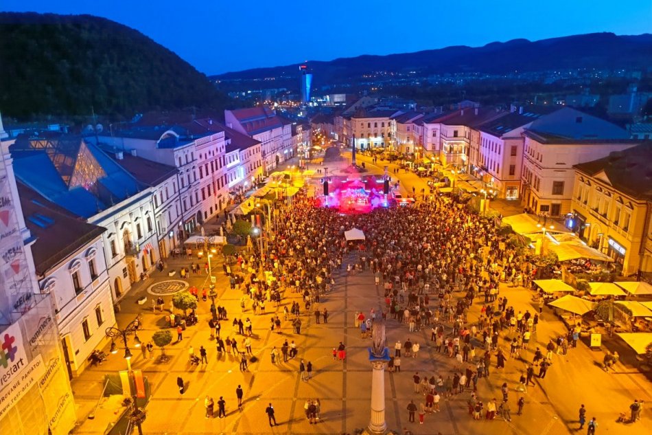 V OBRAZOCH: Heľenine oči roztancovali banskobystrické Námestie SNP