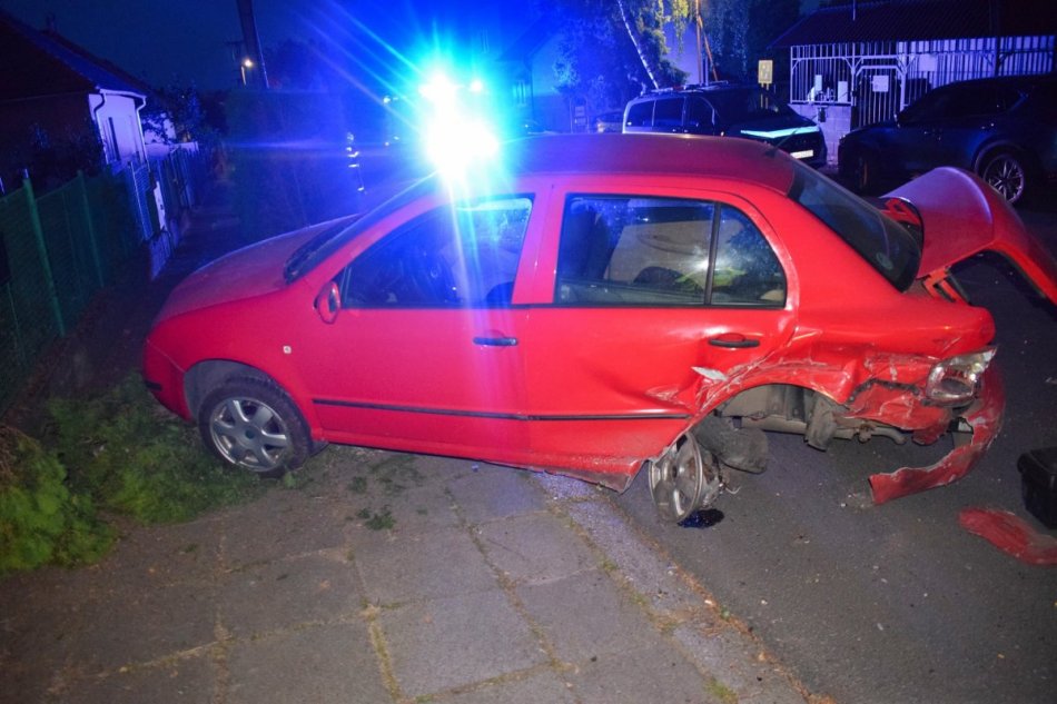 Dve zdemolované autá