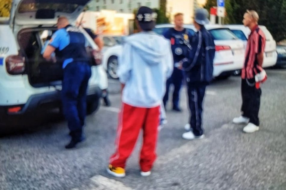 V OBRAZOCH: Kontrola alkoholu u mladistvých vo Zvolene