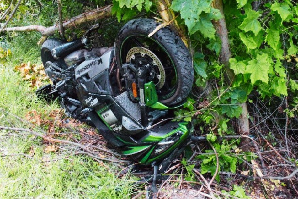 V OBRAZOCH: Nehody motorkárov v Banskobystrickom kraji