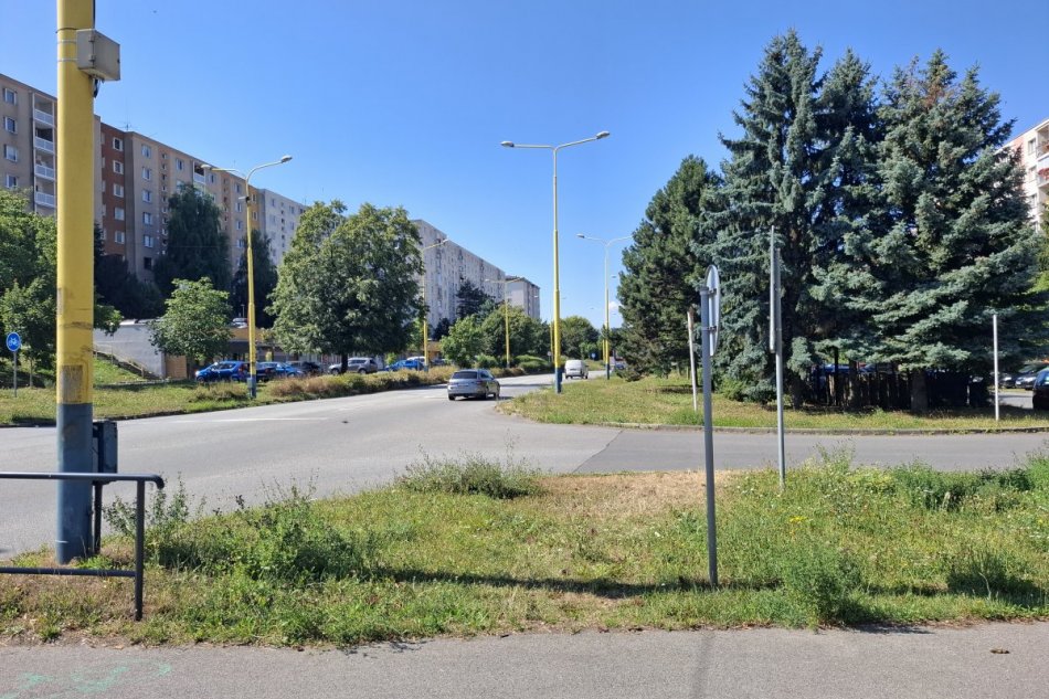 Nefunkčné semafory na Švábskej ulici