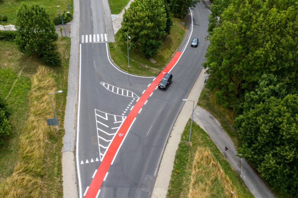 V OBRAZOCH: V Bystrici vyrástli nové cyklopruhy