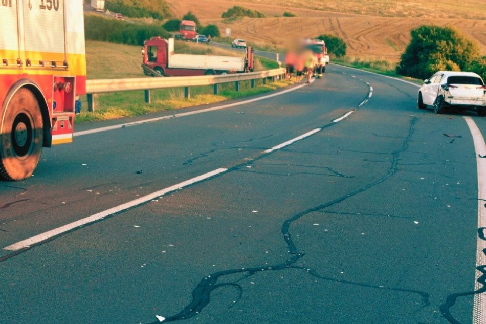 V OBRAZOCH: Hromadná nehoda štyroch vozidiel