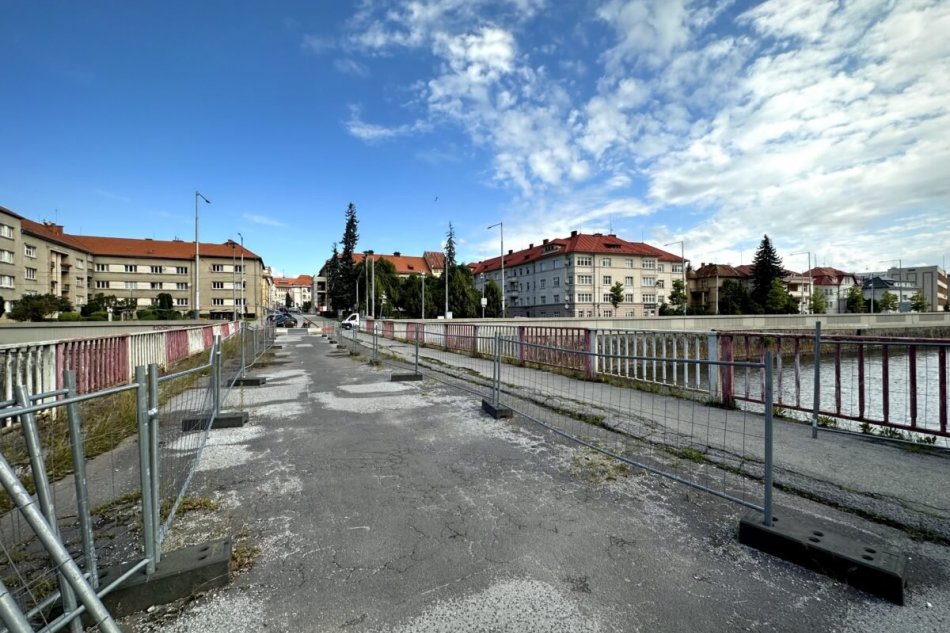 V OBRAZOCH: Most pri malej železničnej stanici nahradí nový a moderný