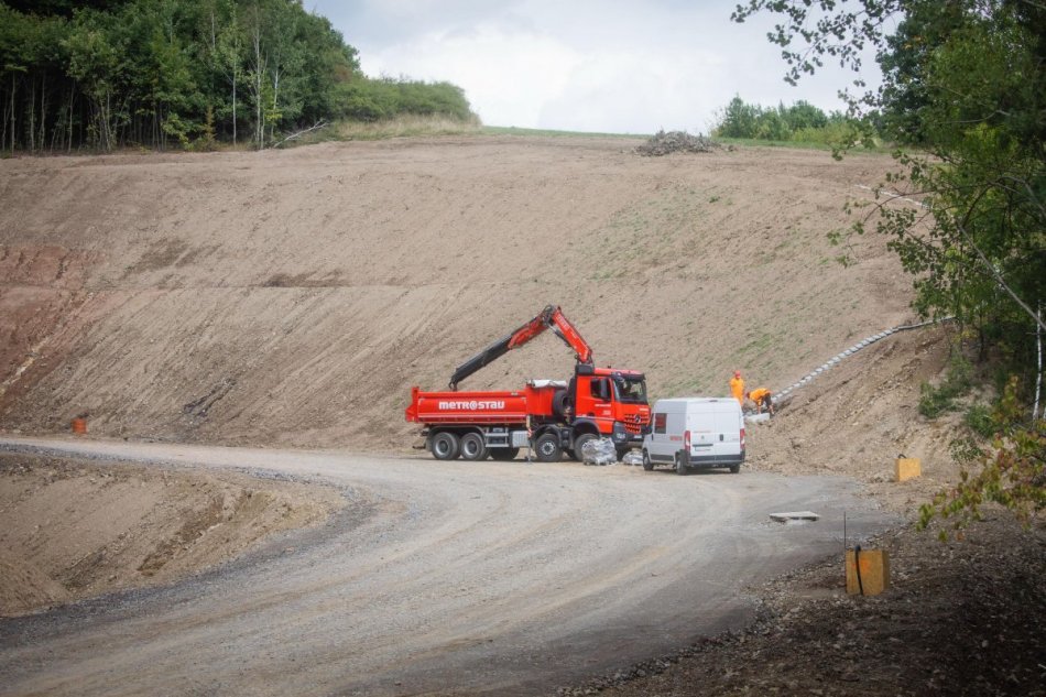 V OBRAZOCH: Nová cesta na Pršiansku Terasu naberá reálne kontúry