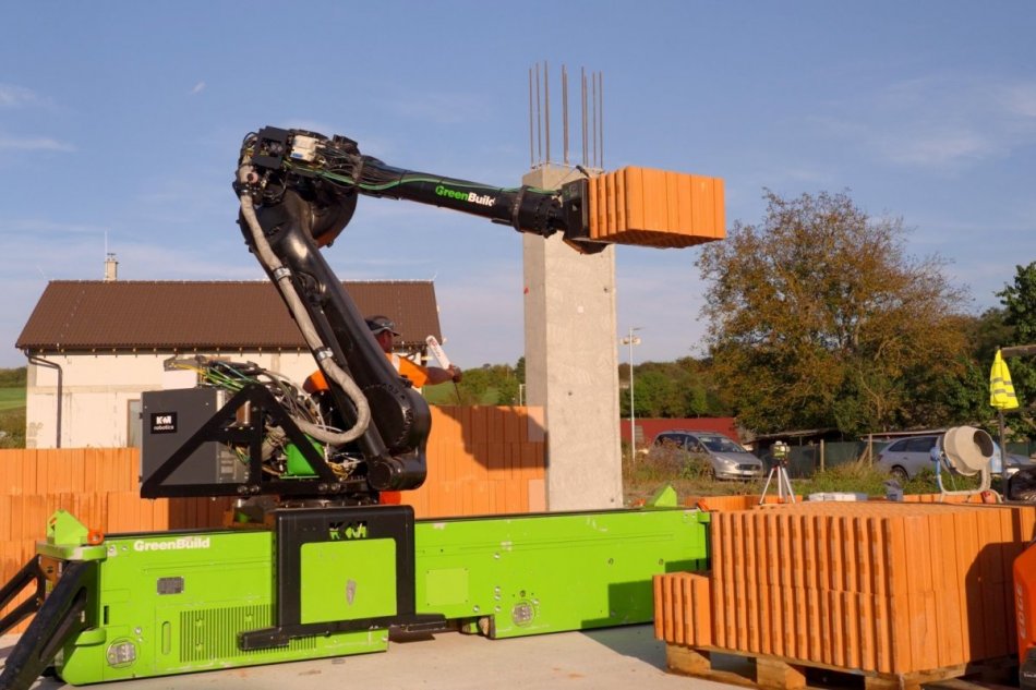 Murovací robot na Slovensku stavia prvý rodinný dom