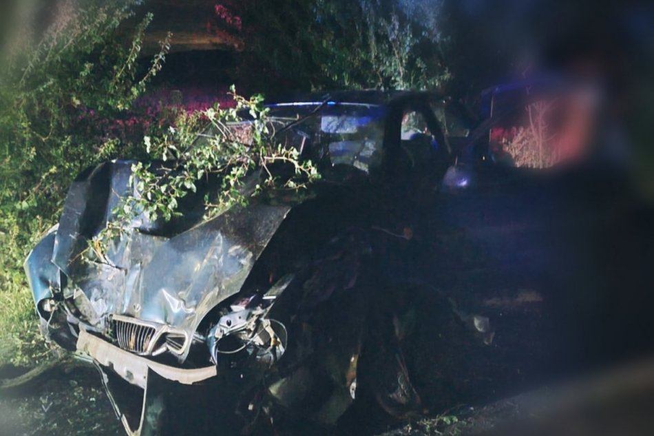 V OBRAZOCH: Tragická nehoda auta v okrese Rimavská Sobota