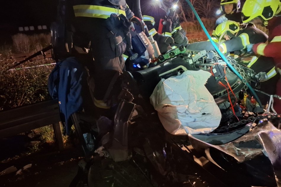 V OBRAZOCH: Následky mimoriadne tragickej nehody na Horehroní