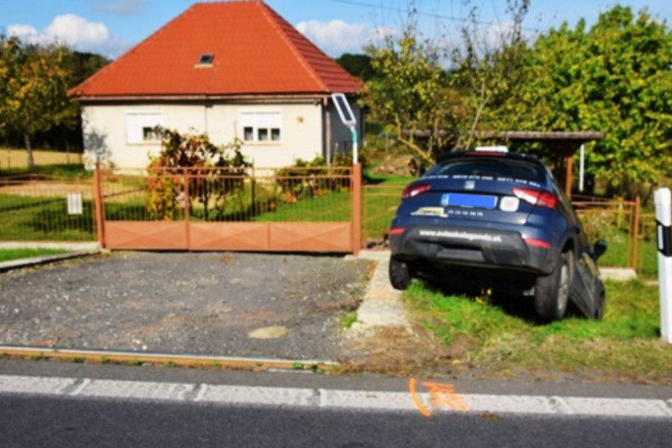 V OBRAZOCH: Zrážka v protismere s vozidlom autoškoly