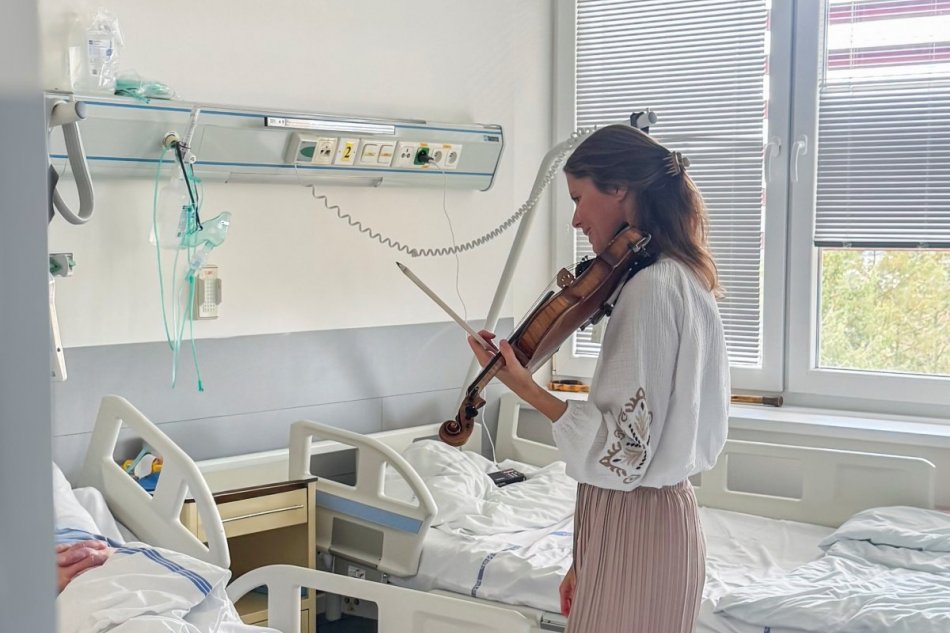 Živá hudba priamo pri lôžku v prešovskej nemocnici