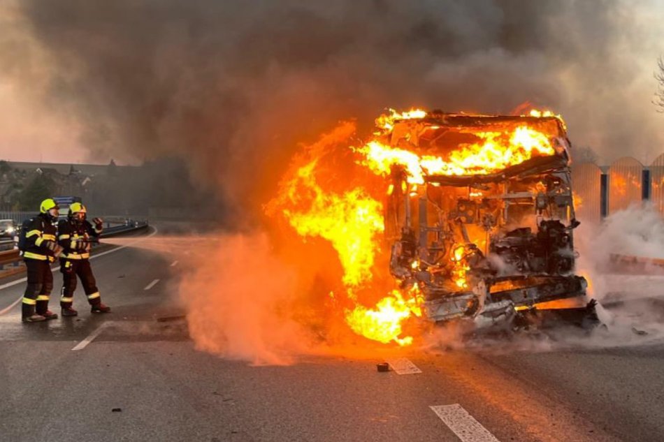 V Česku zhorel autobus