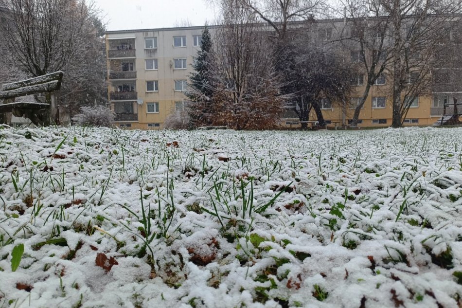 V OBRAZOCH: Prvý novembrový sneh v Banskej Bystrici