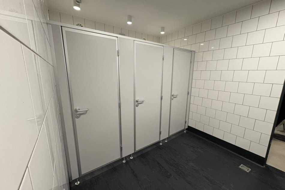 V OBRAZOCH: Verejné toalety na Námestí SNP v Banskej Bystrici