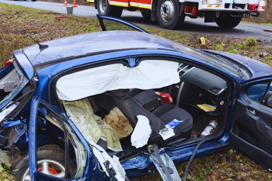 V OBRAZOCH: Následky zrážky po šmyku